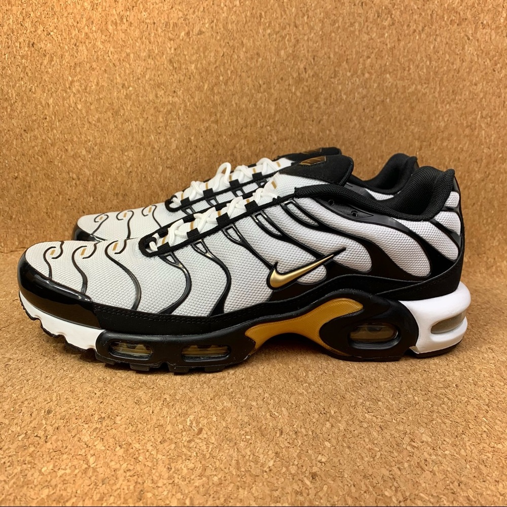 Nike Air Max Plus White Black Metallic Gold Men's Shoes - Picture 2 of 8